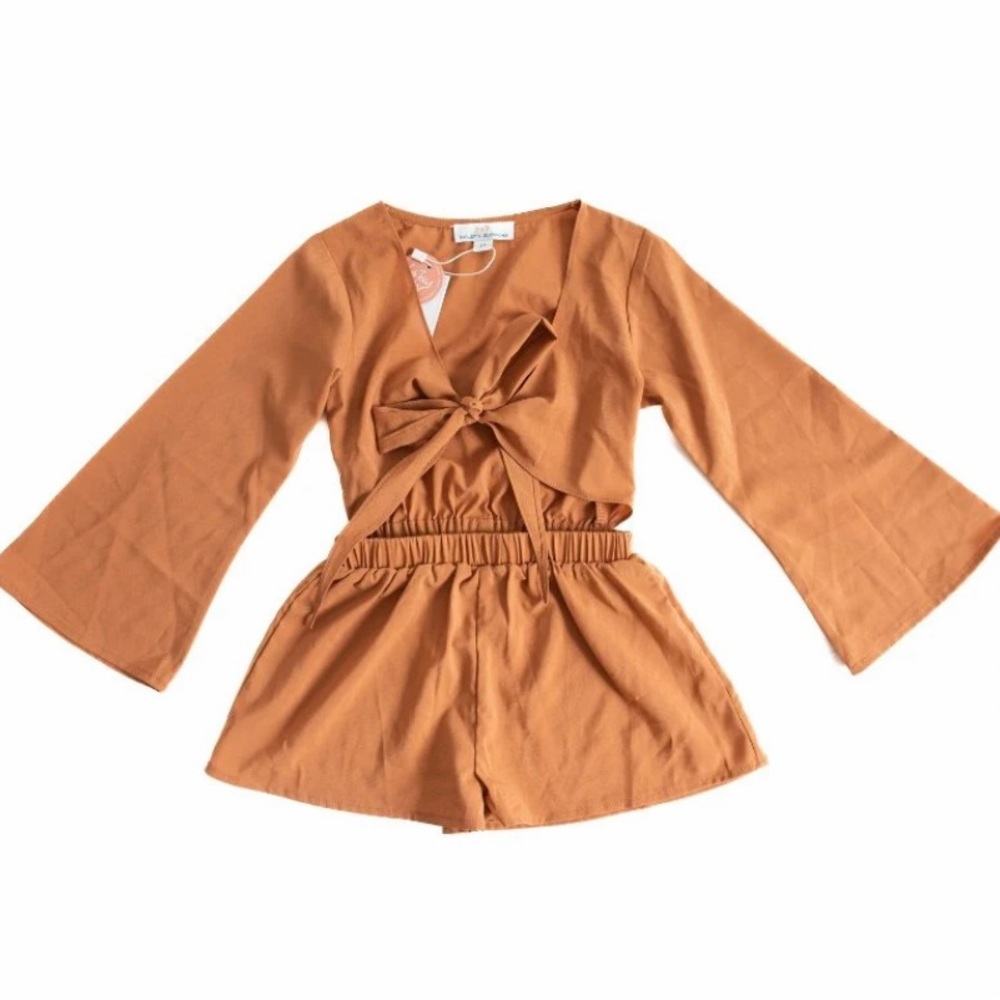 NWOT. Girls tie front bell sleeve romper